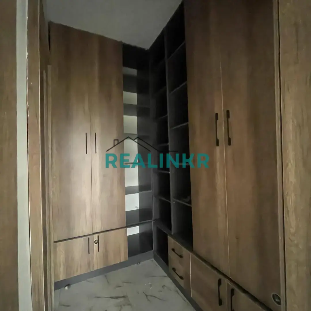 5-Bedroom Fully Built Home