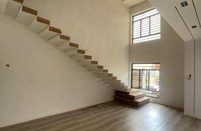 5 BEDROOM DUPLEX