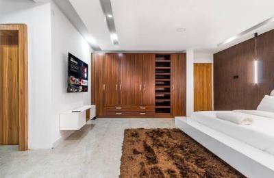 Serviced 3-Bedroom Apartment at Fabian Court, Ikoyi.