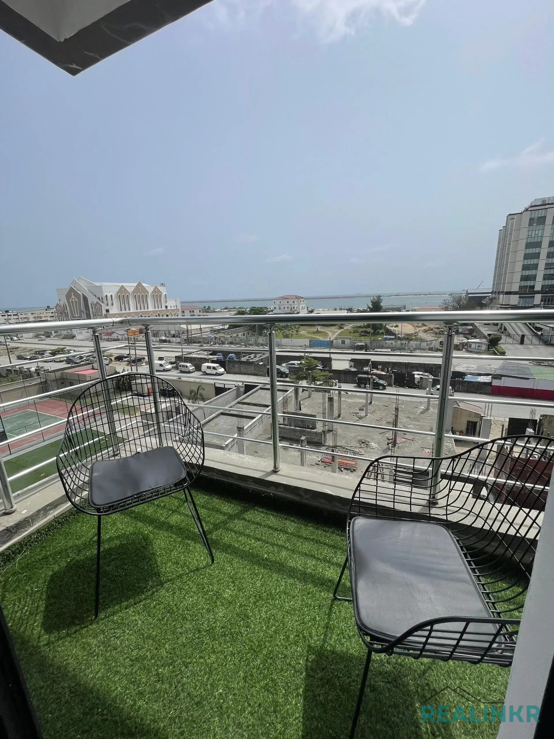 1 Bedroom Service Apartment Fully Furnished