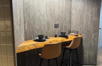 Fully Furnished Waterfront 1 bedroom Serviced Apartment