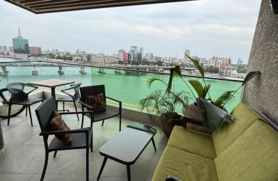 Fully Furnished Waterfront 1 bedroom Serviced Apartment