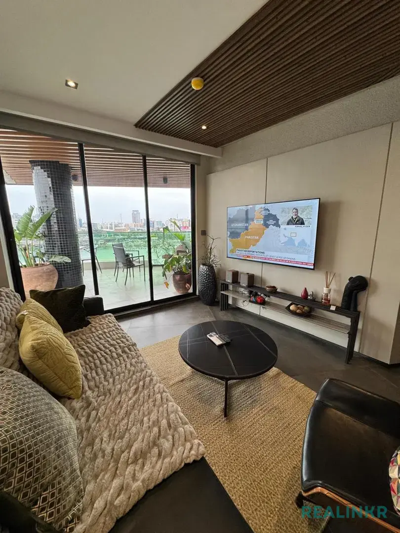 Fully Furnished Waterfront 1 bedroom Serviced Apartment
