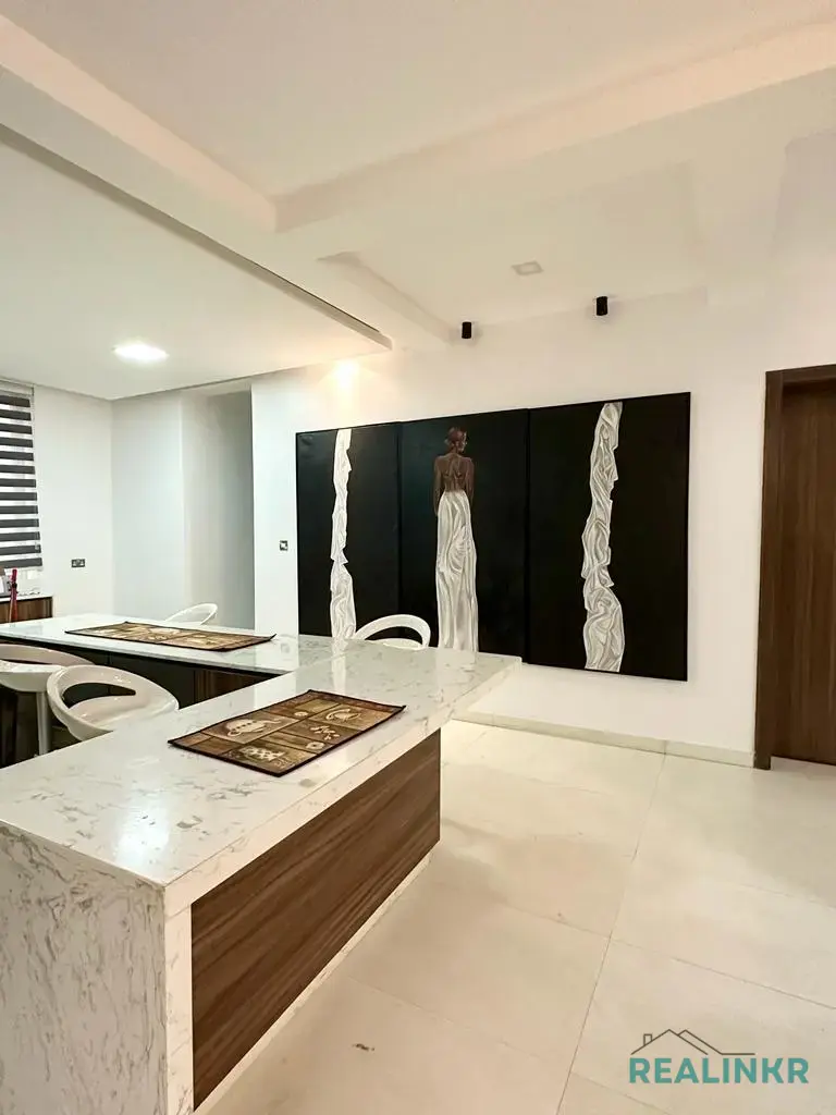 Fully Furnished 2 Bedroom Serviced Apartment