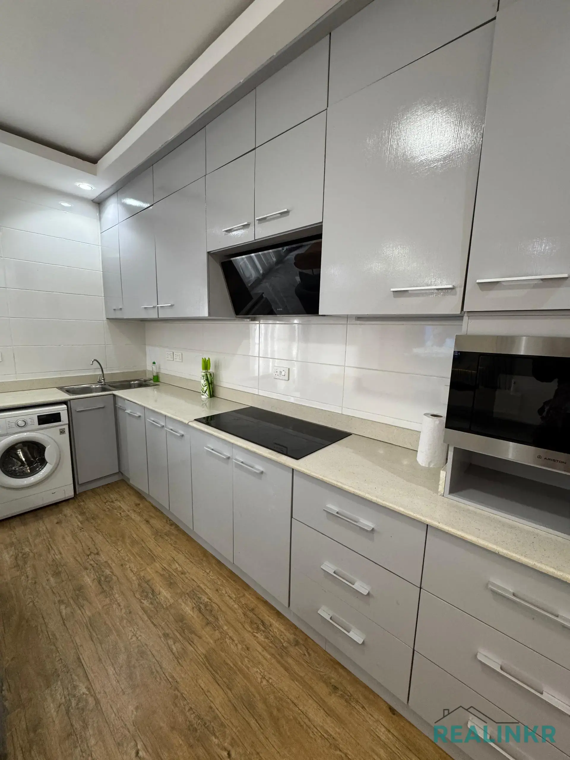 Fully Furnished 2 Bedroom Serviced Apartment