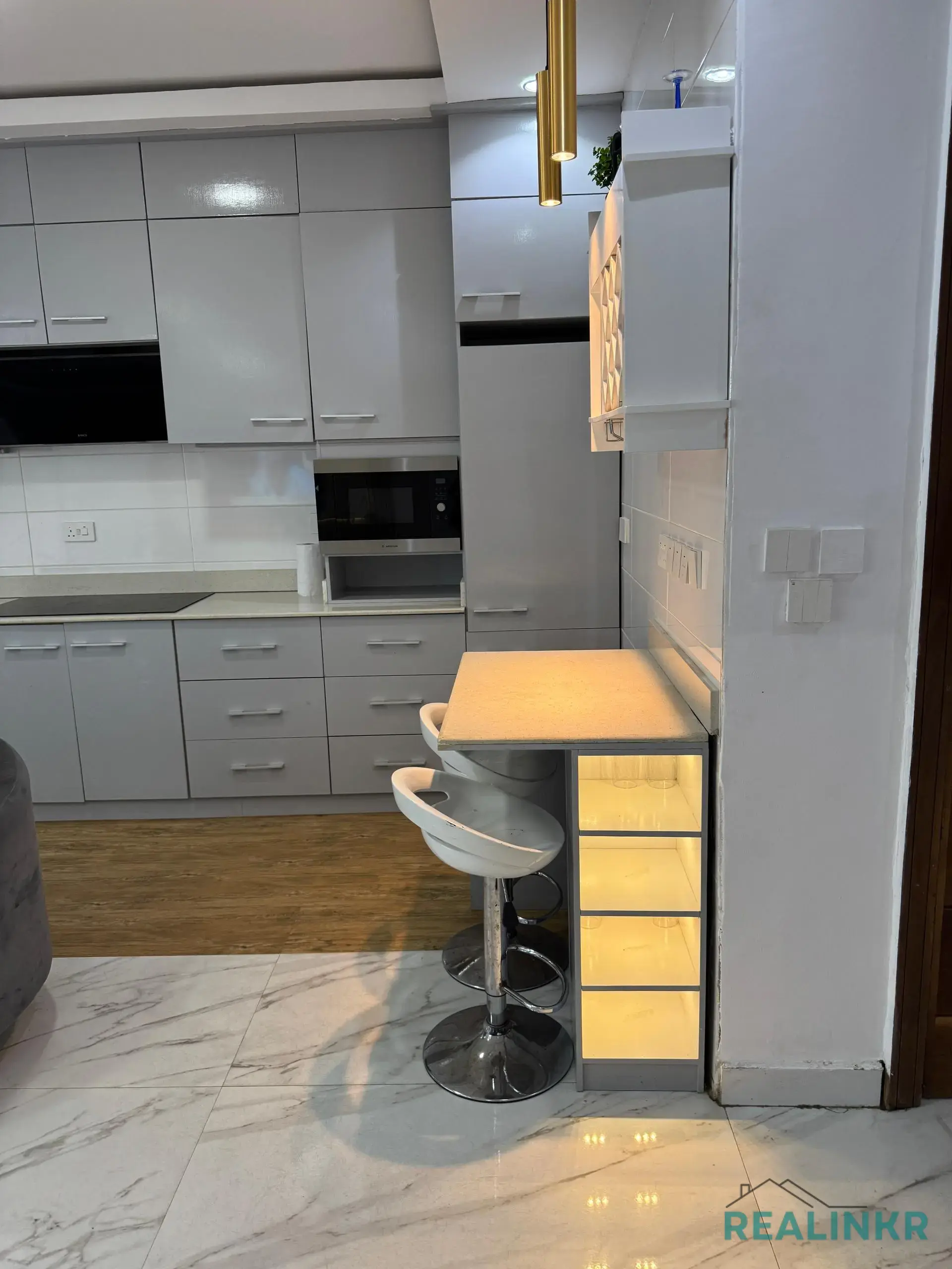 Fully Furnished 2 Bedroom Serviced Apartment