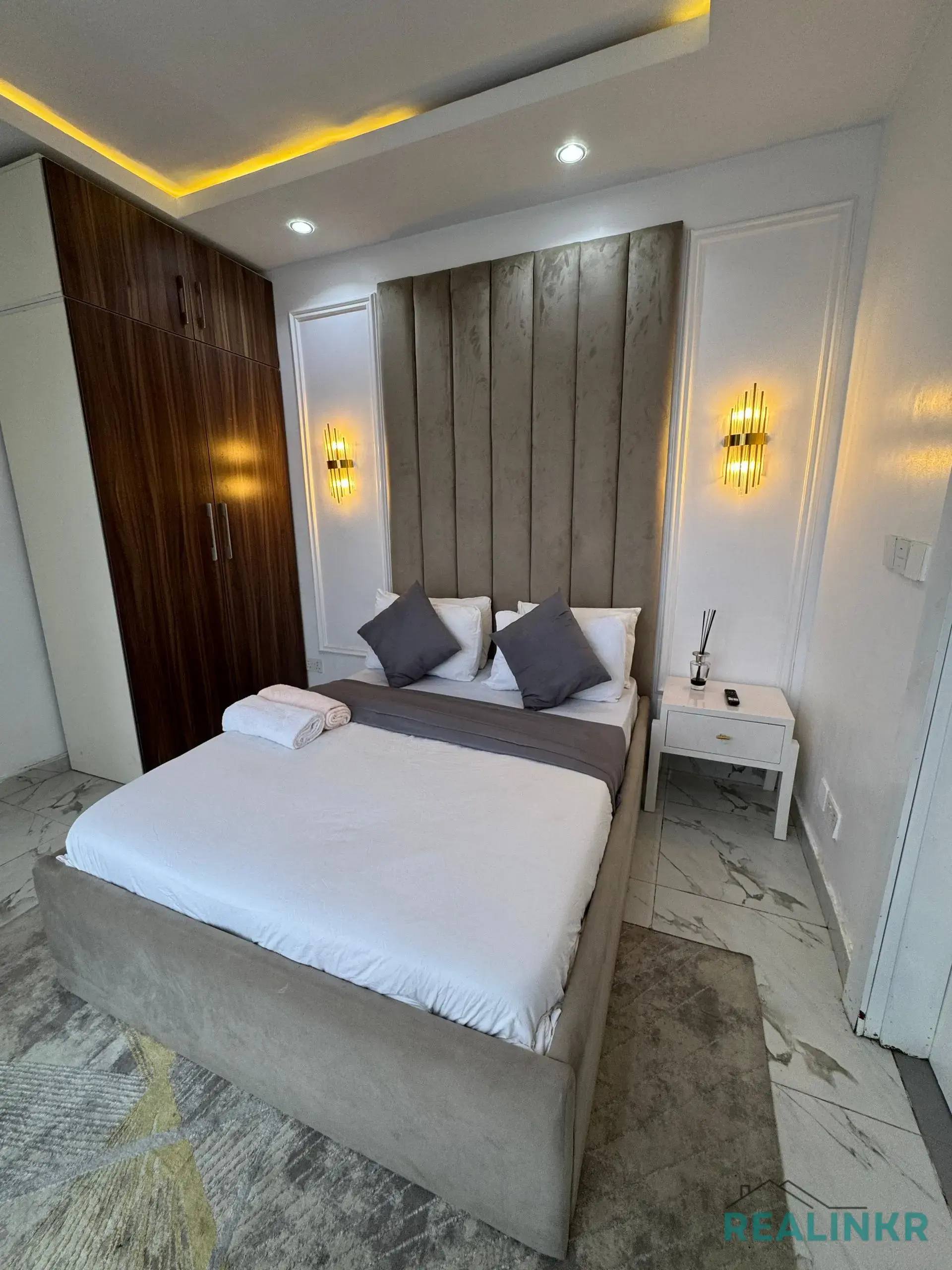 Fully Furnished 2 Bedroom Serviced Apartment