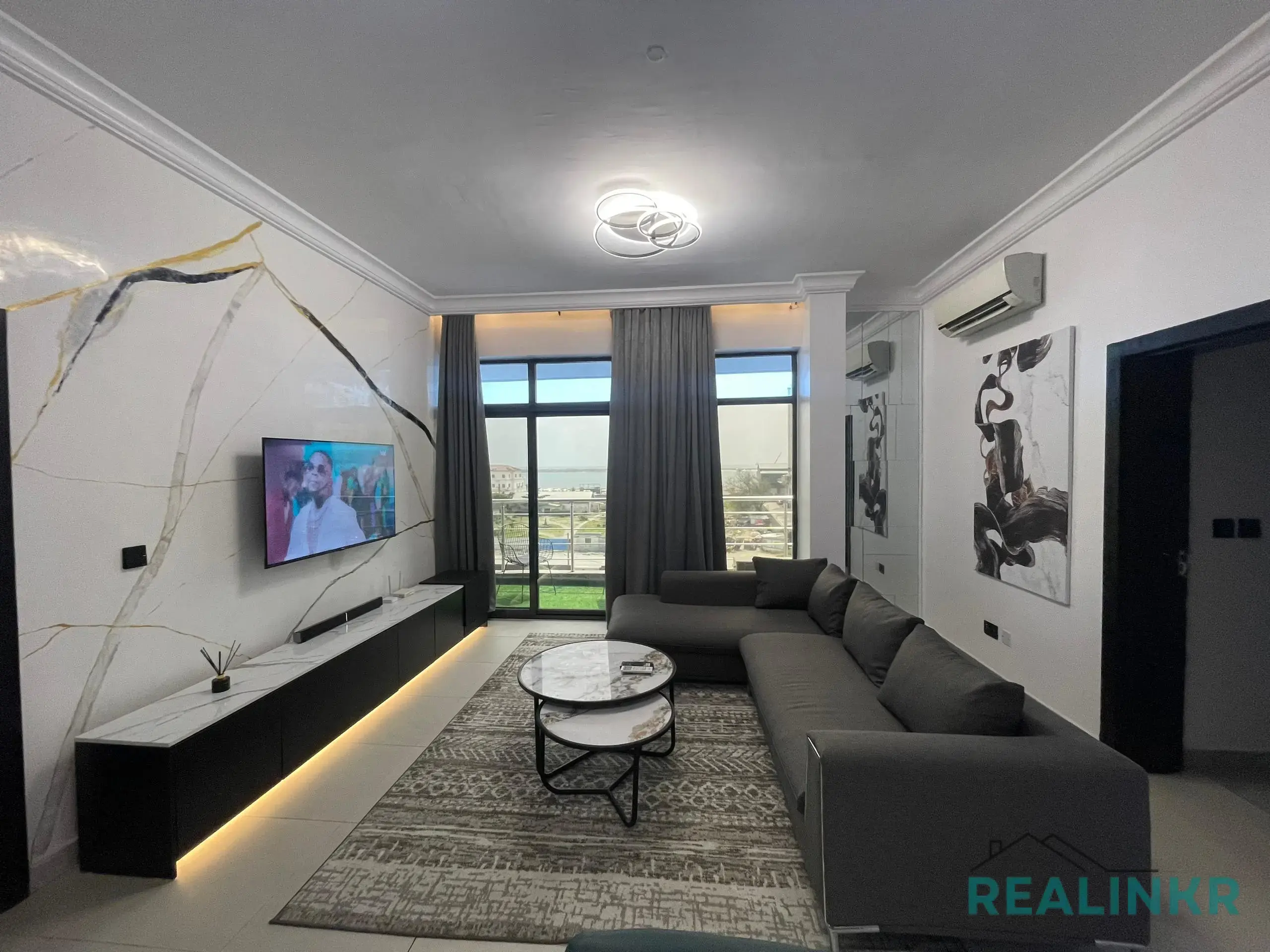 1 Bedroom Service Apartment Fully Furnished