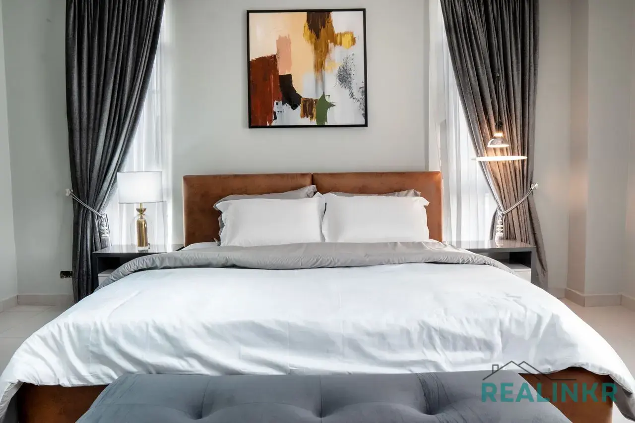 Fully Furnished 2 Bedroom Serviced Apartment