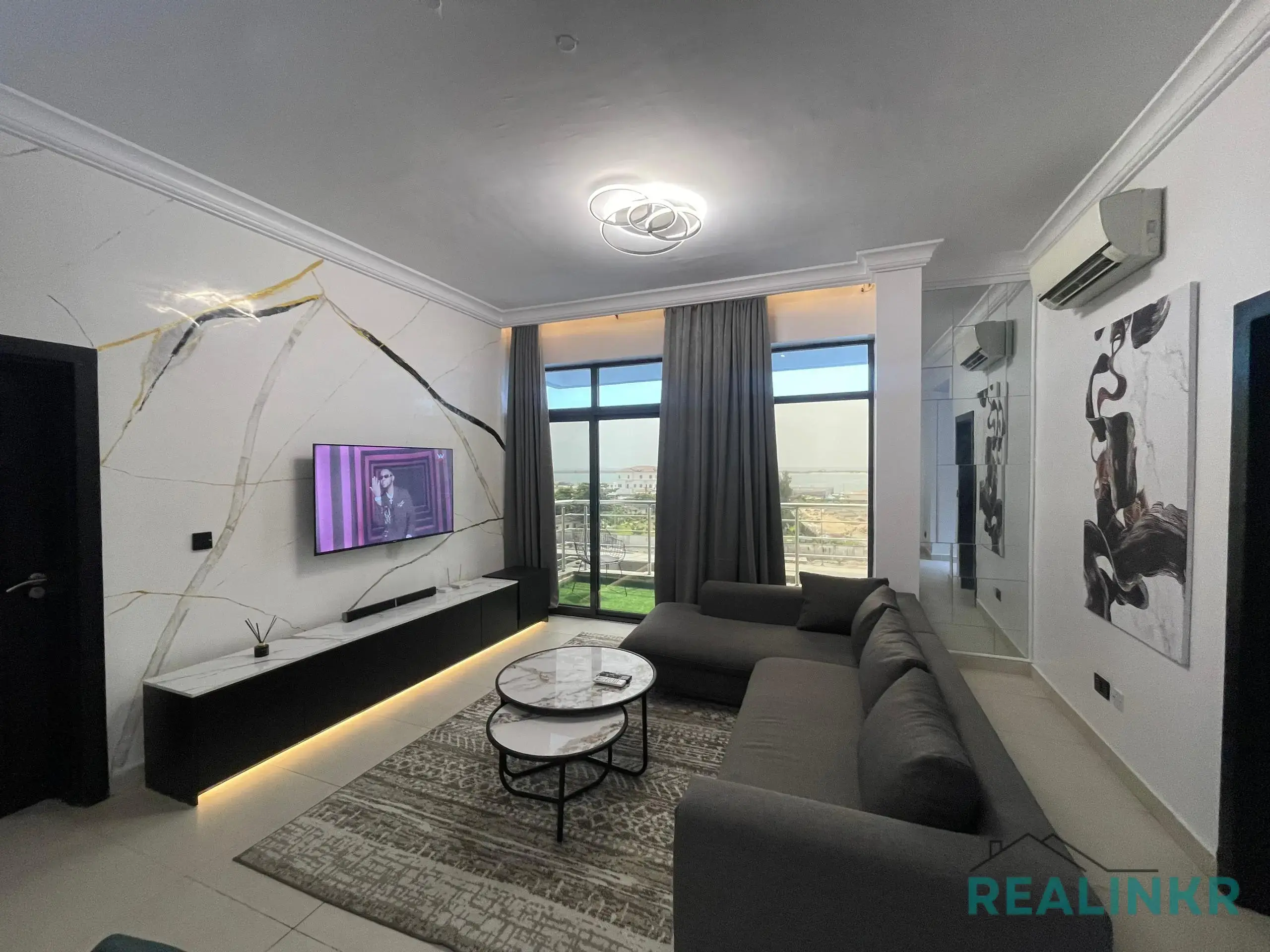 1 Bedroom Service Apartment Fully Furnished